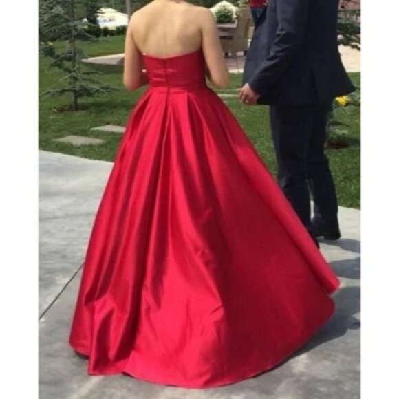 Betsy & Adam Strapless Red Satin Evening Gown Formal Maxi Dress Sz 6 - Picture 3 of 10